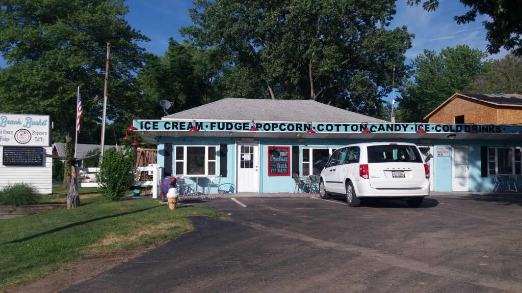 Ice cream shop outside the Warren Dunes